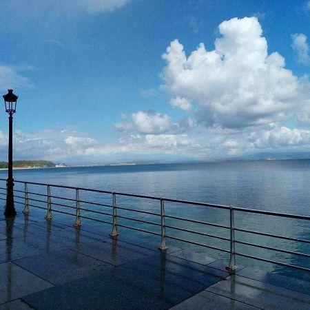 Apartamento Frente Al Mar Playa De Coroso Ribeira Exterior photo